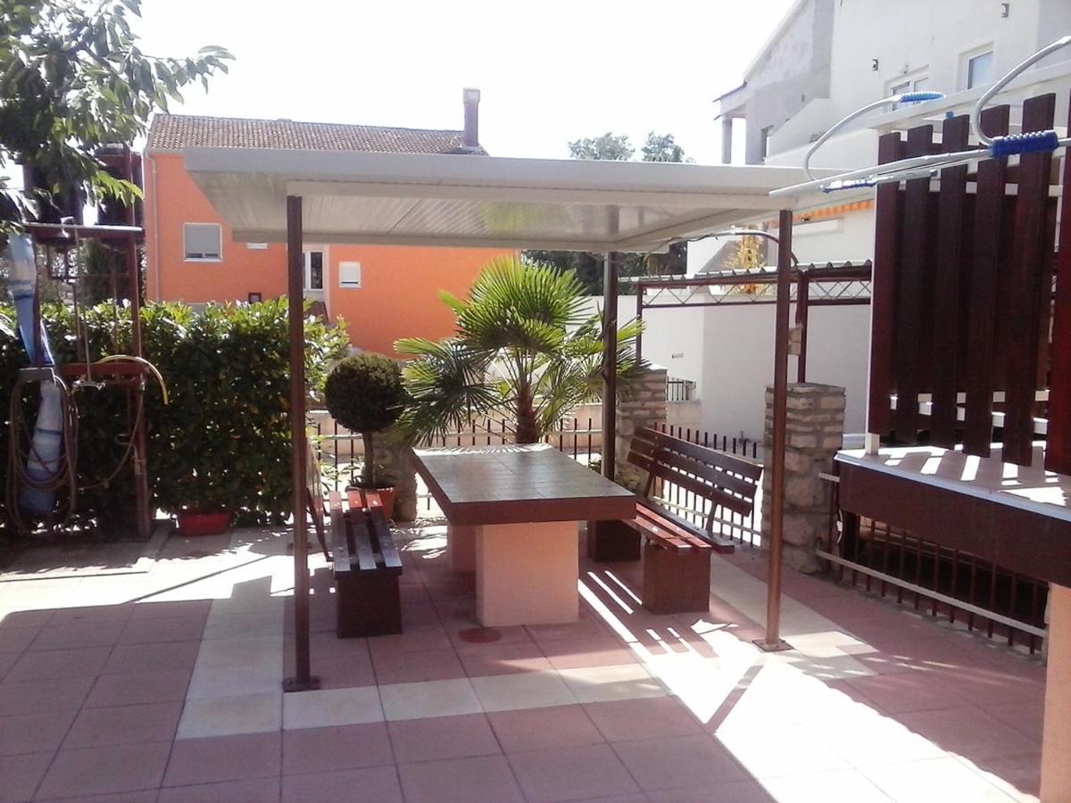 Apartman Sole Appartement Karigador Buitenkant foto