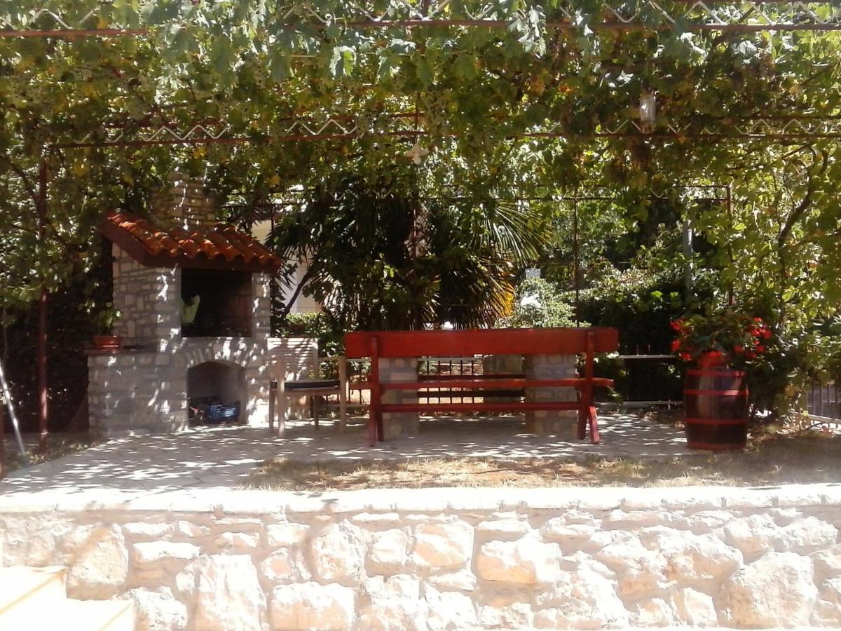 Apartman Sole Appartement Karigador Buitenkant foto