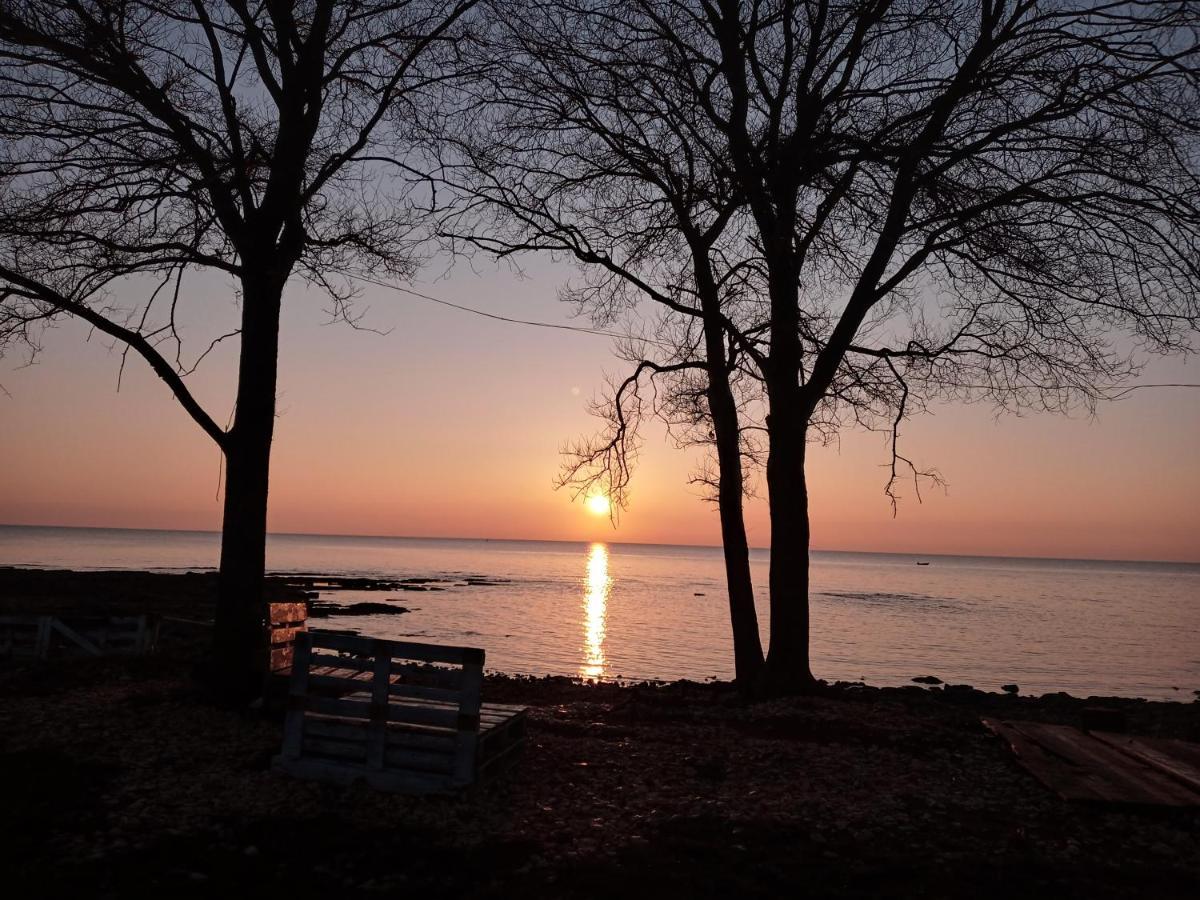 Apartman Sole Appartement Karigador Buitenkant foto