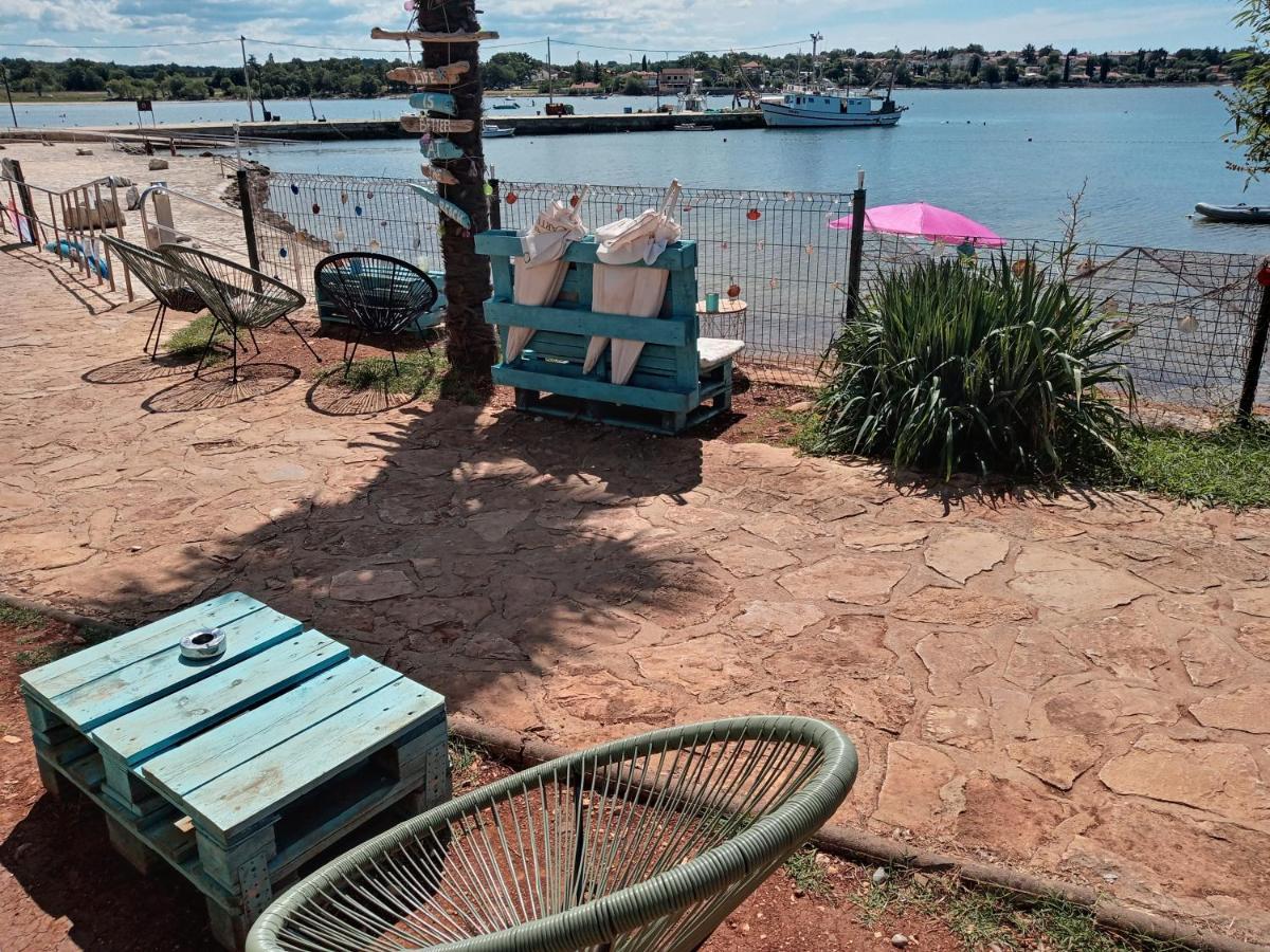 Apartman Sole Appartement Karigador Buitenkant foto