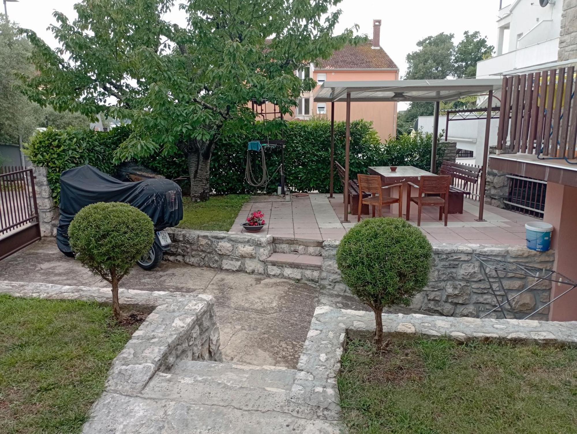 Apartman Sole Appartement Karigador Buitenkant foto