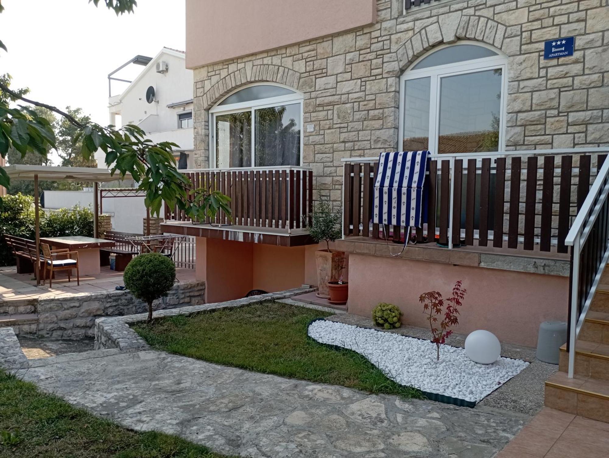 Apartman Sole Appartement Karigador Buitenkant foto