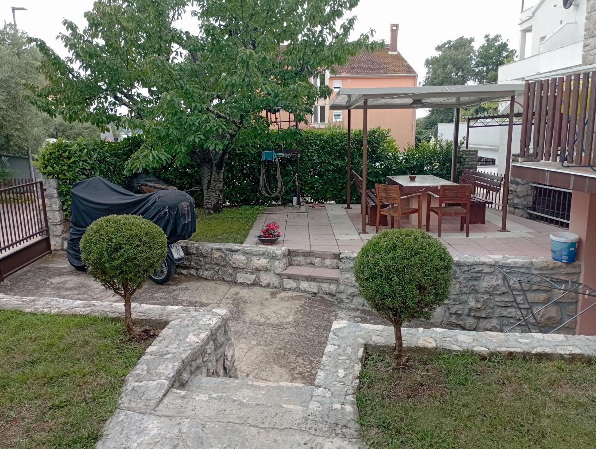 Apartman Sole Appartement Karigador Buitenkant foto